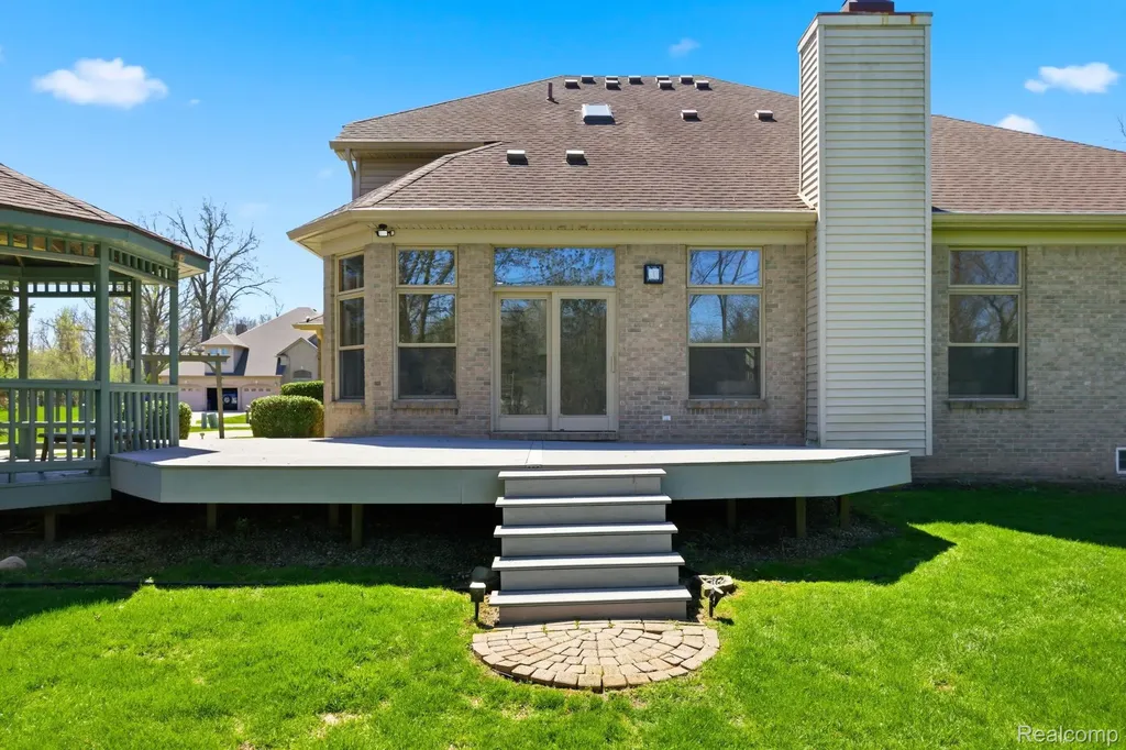 8488 Annette Avenue Grosse Ile Township MI 48138