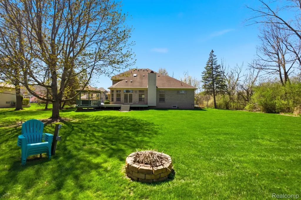 8488 Annette Avenue Grosse Ile Township MI 48138