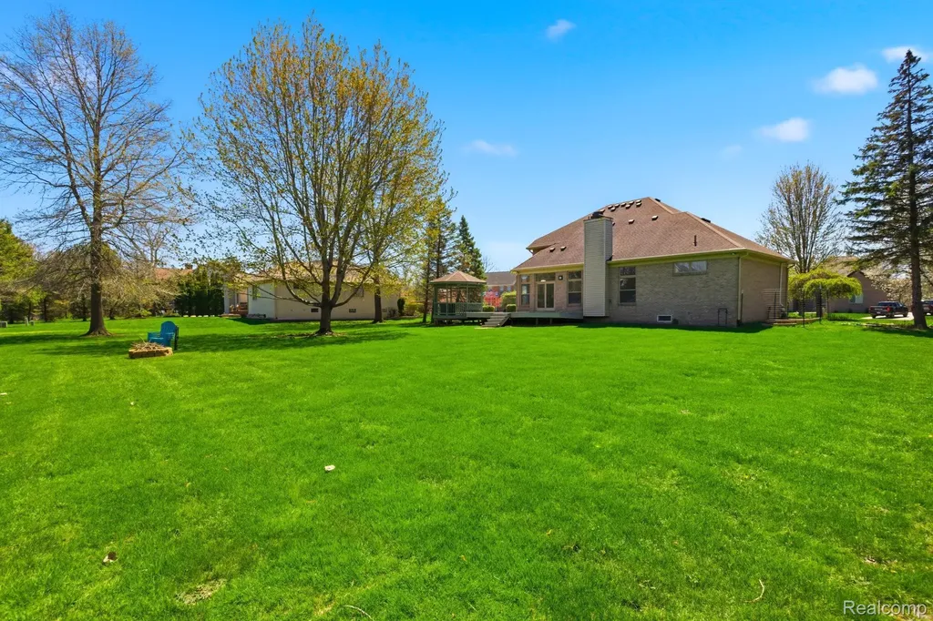 8488 Annette Avenue Grosse Ile Township MI 48138