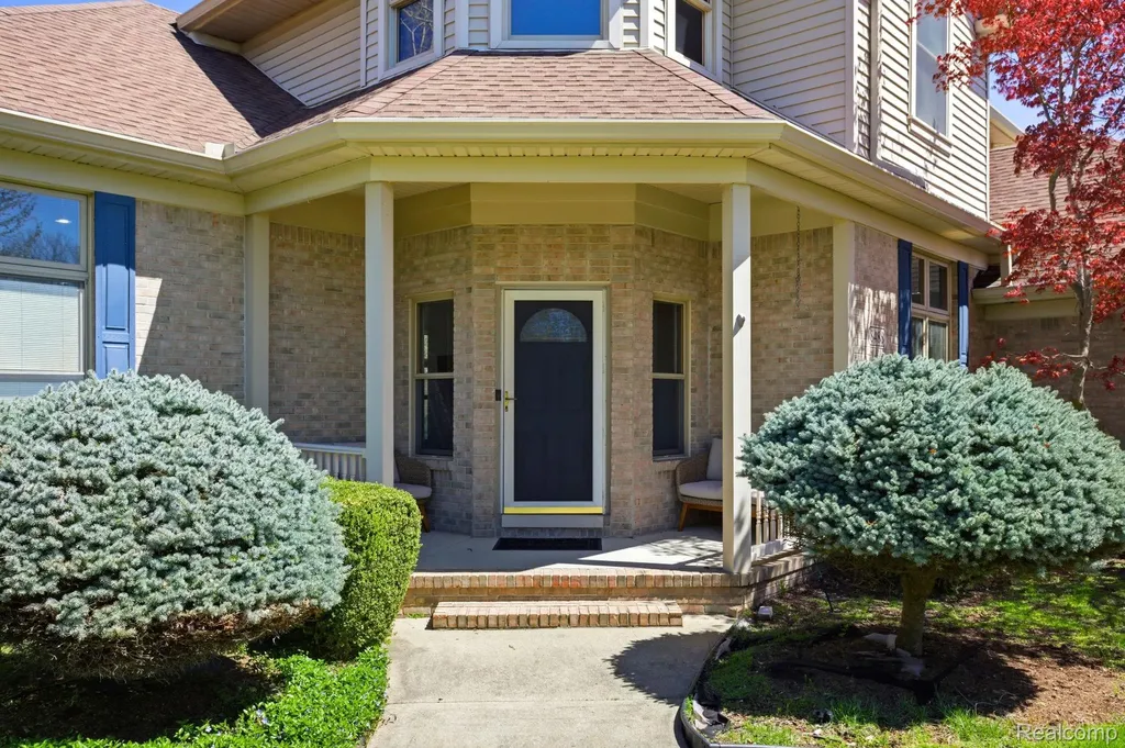 8488 Annette Avenue Grosse Ile Township MI 48138