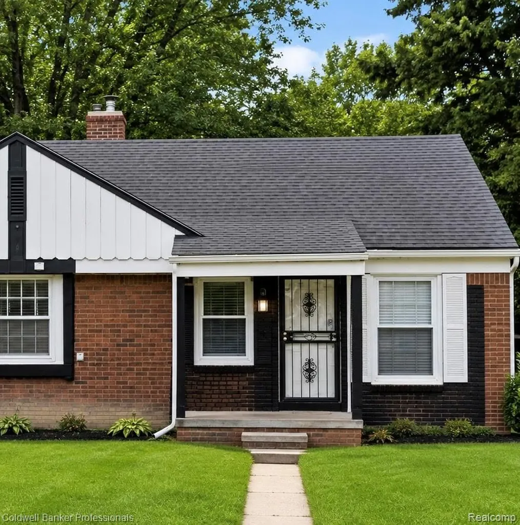 19724 Moross Road Detroit City MI 48224