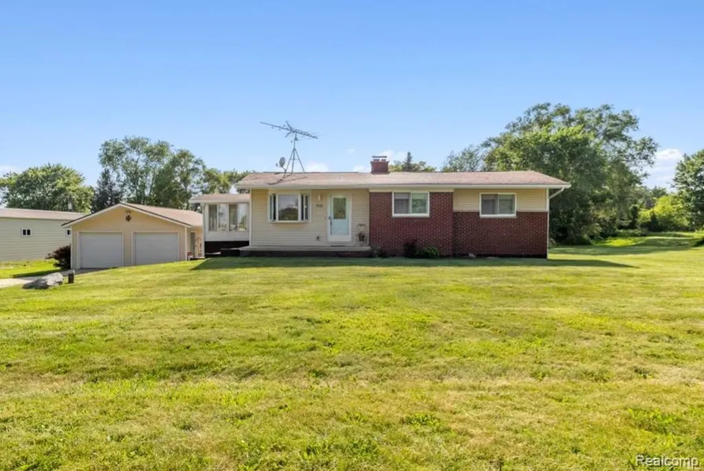 3381 N Fleming Road Howell Township MI 48836