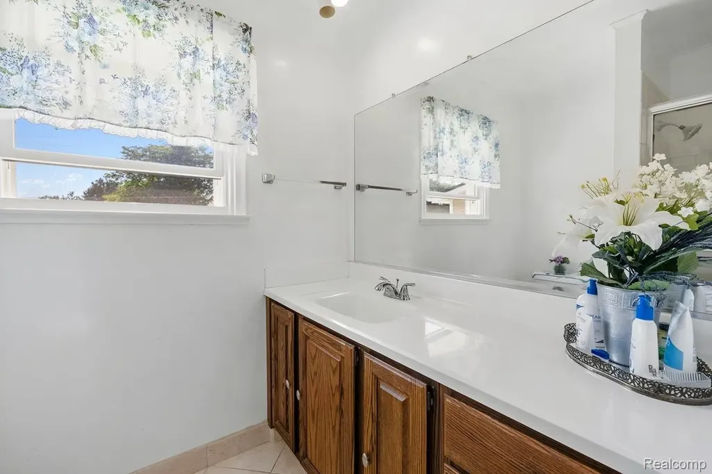 3381 N Fleming Road Howell Township MI 48836