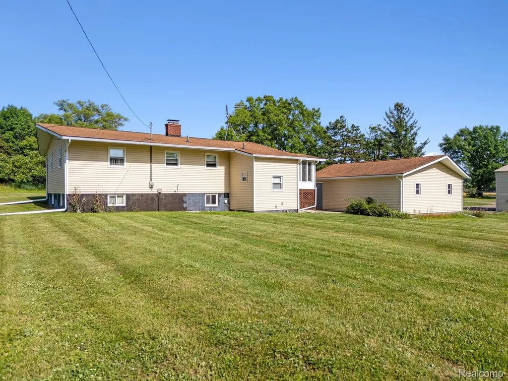 3381 N Fleming Road Howell Township MI 48836