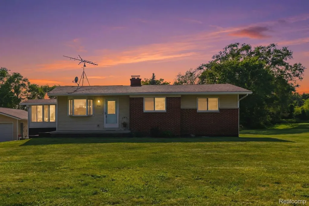 3381 N Fleming Road Howell Township MI 48836