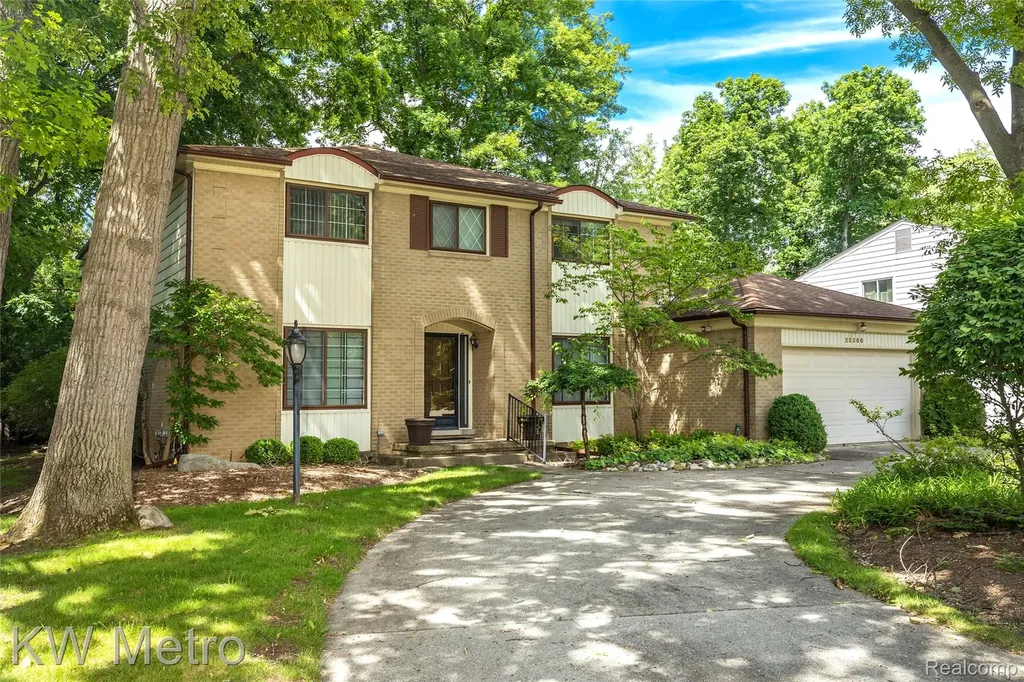 22560 Kenwyck Drive Southfield City MI 48034
