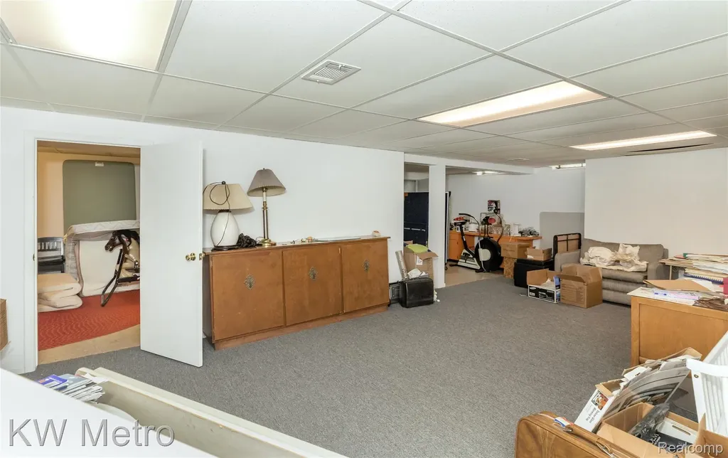 22560 Kenwyck Drive Southfield City MI 48034