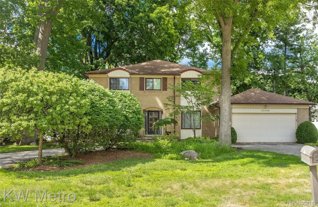 22560 Kenwyck Drive Southfield City MI 48034
