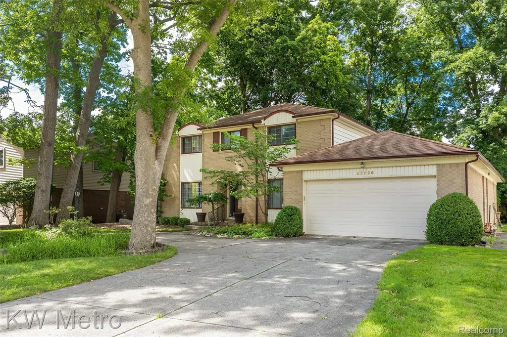 22560 Kenwyck Drive Southfield City MI 48034