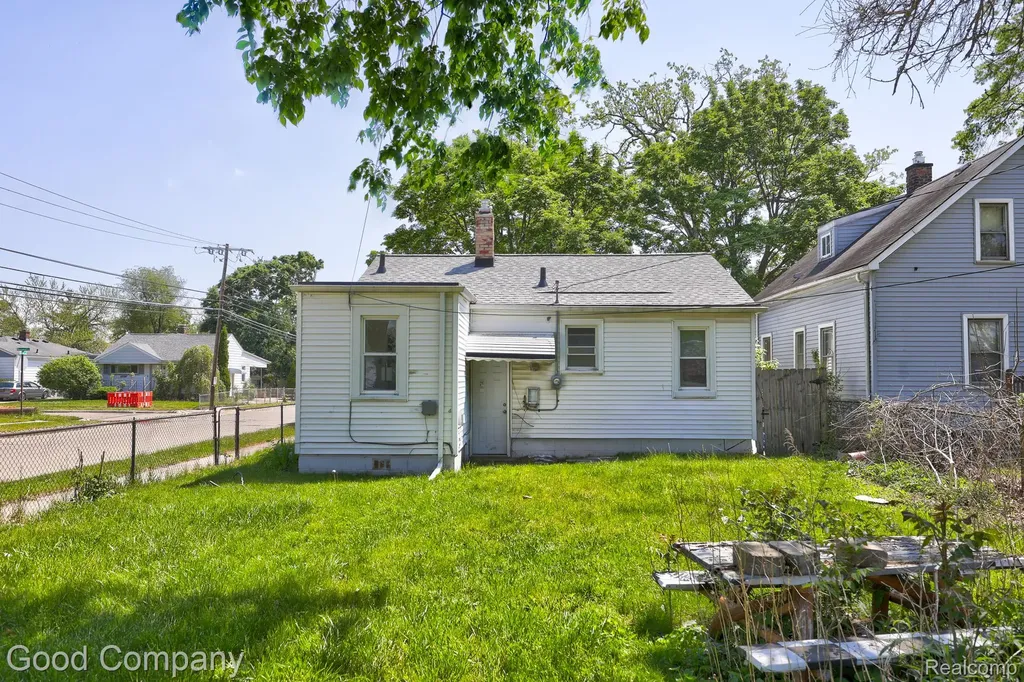 23465 Hazelwood Avenue Hazel Park City MI 48030