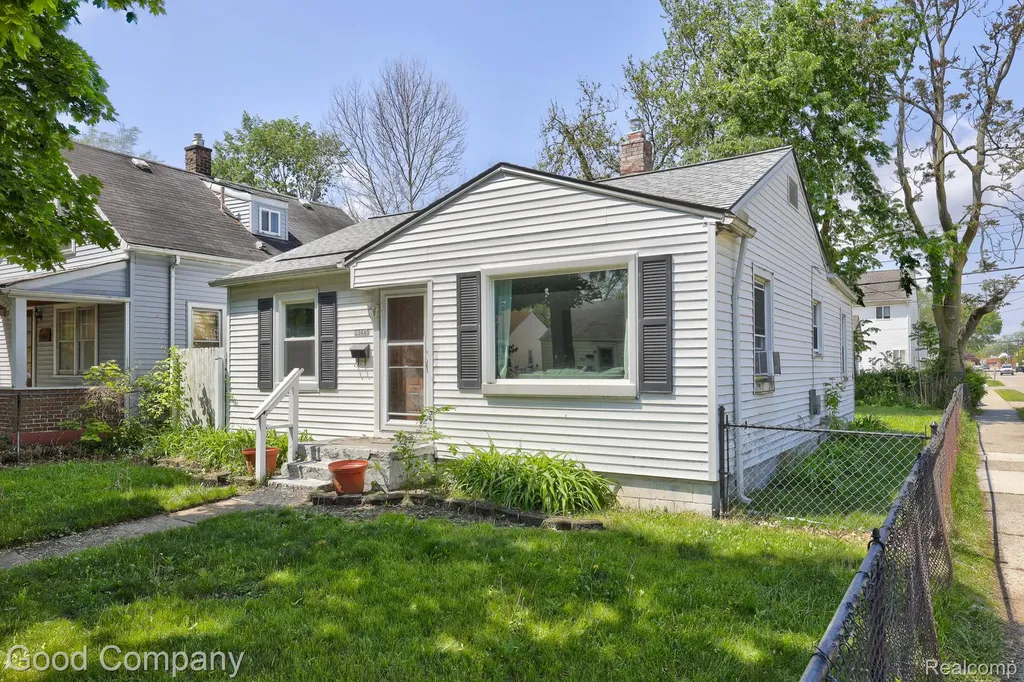 23465 Hazelwood Avenue Hazel Park City MI 48030