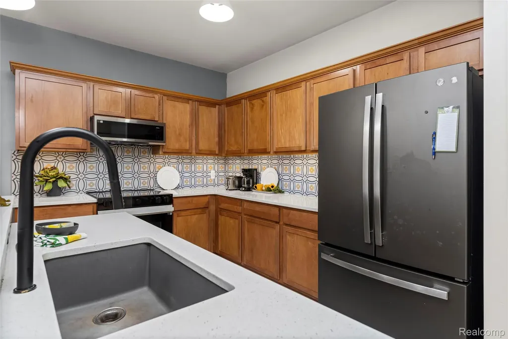 56635 Longhorn Drive Shelby Charter Township MI 48316
