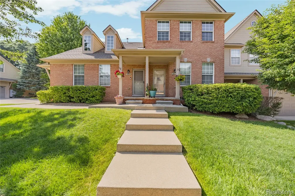 56635 Longhorn Drive Shelby Charter Township MI 48316