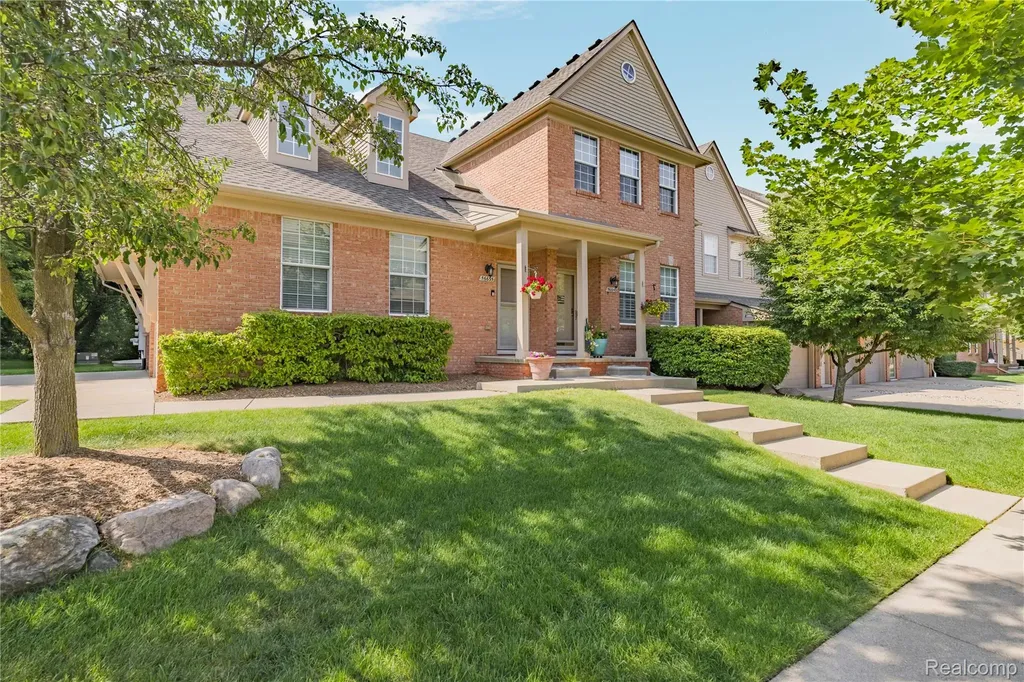56635 Longhorn Drive Shelby Charter Township MI 48316