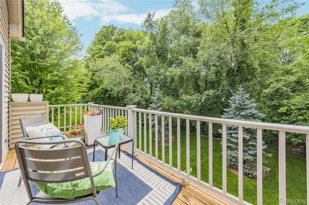 56635 Longhorn Drive Shelby Charter Township MI 48316
