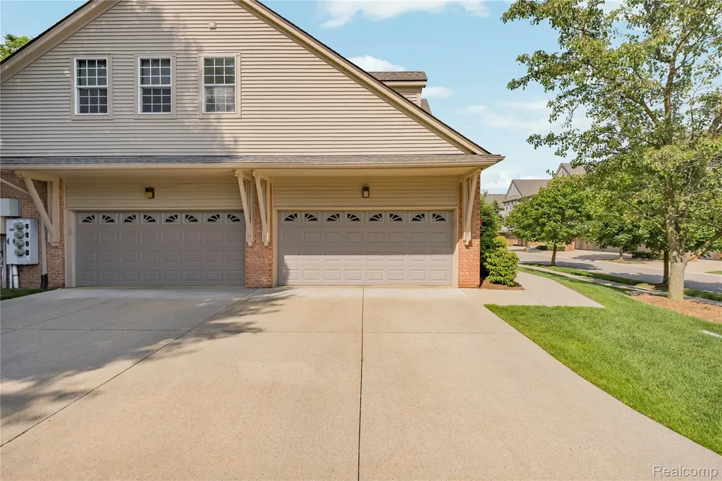 56635 Longhorn Drive Shelby Charter Township MI 48316