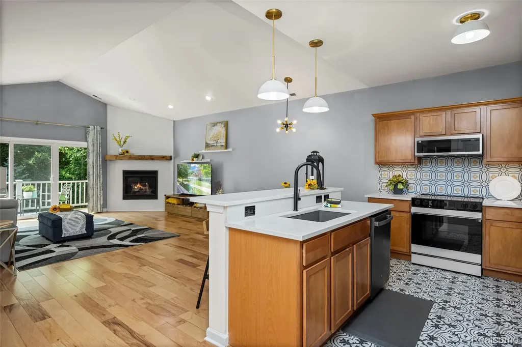56635 Longhorn Drive Shelby Charter Township MI 48316