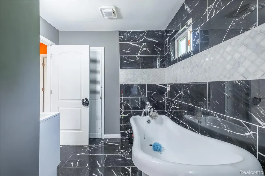 3431 Griffith Court Burton City MI 48529