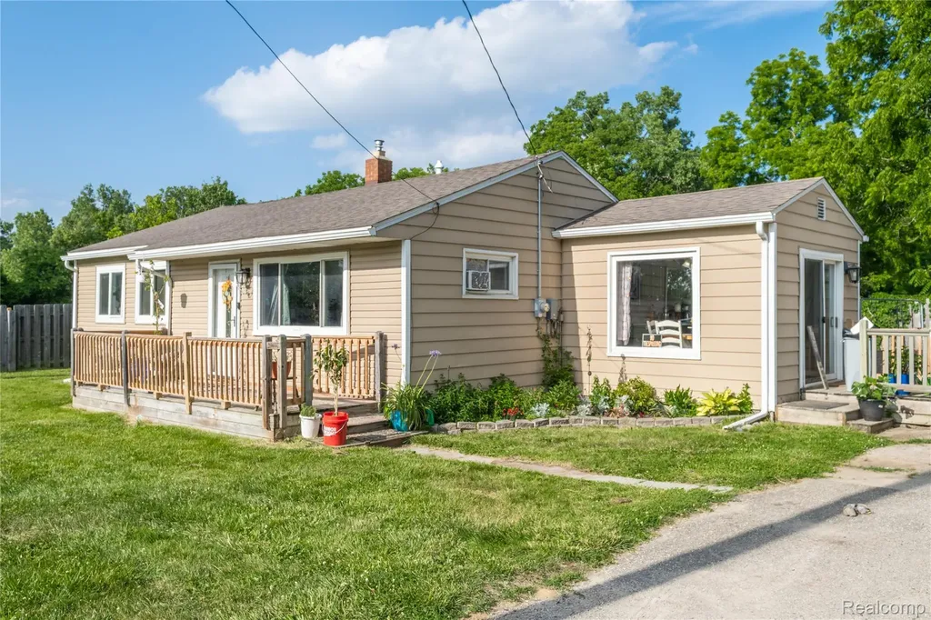 3431 Griffith Court Burton City MI 48529
