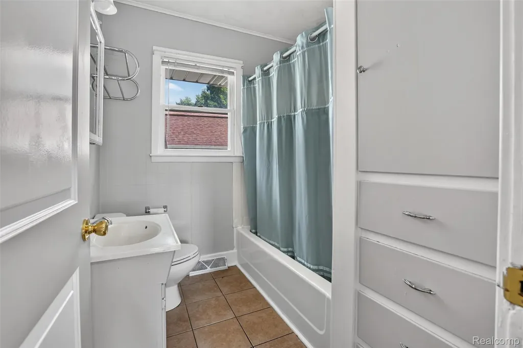 4322 Baker Road Bridgeport Charter Township MI 48722