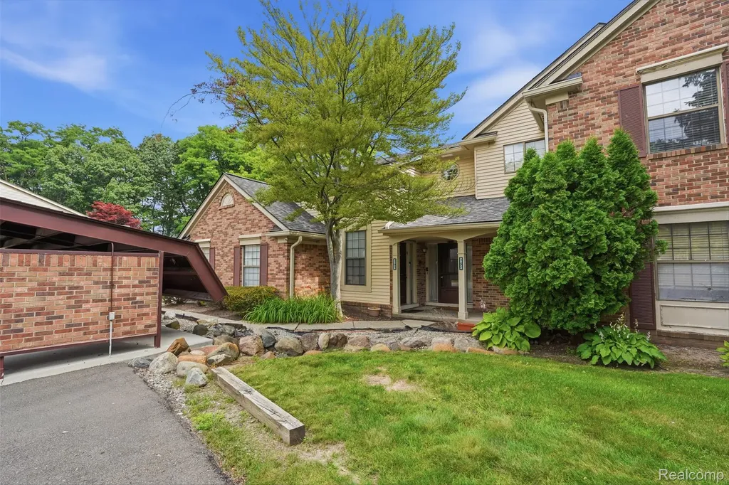 29726 Pine Ridge Circle Farmington City MI 48331