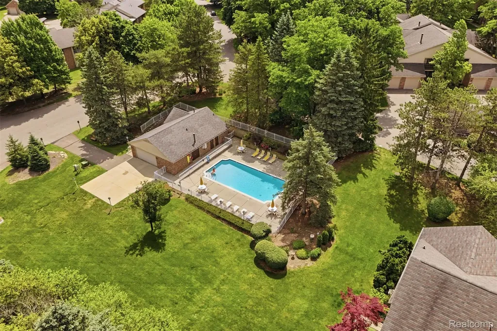 29726 Pine Ridge Circle Farmington City MI 48331