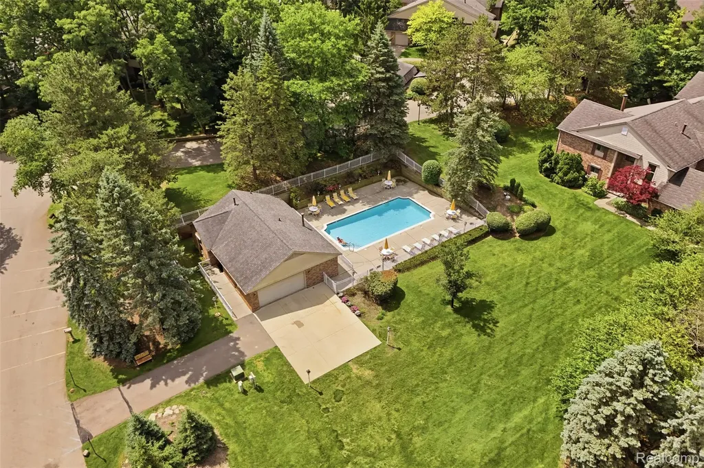 29726 Pine Ridge Circle Farmington City MI 48331