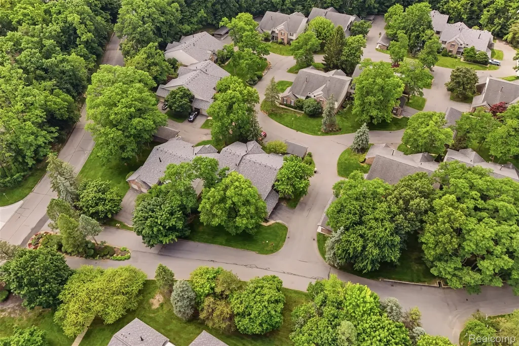 29726 Pine Ridge Circle Farmington City MI 48331