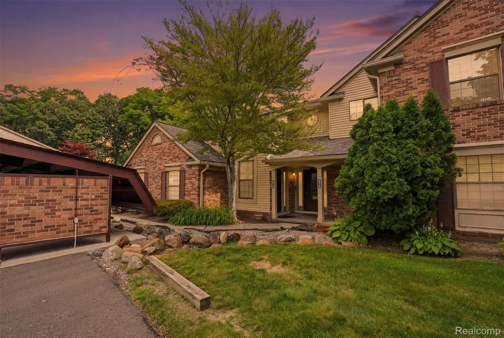 29726 Pine Ridge Circle Farmington City MI 48331