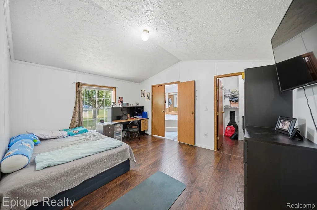 6255 Lake Drive Ypsilanti Charter Township MI 48197