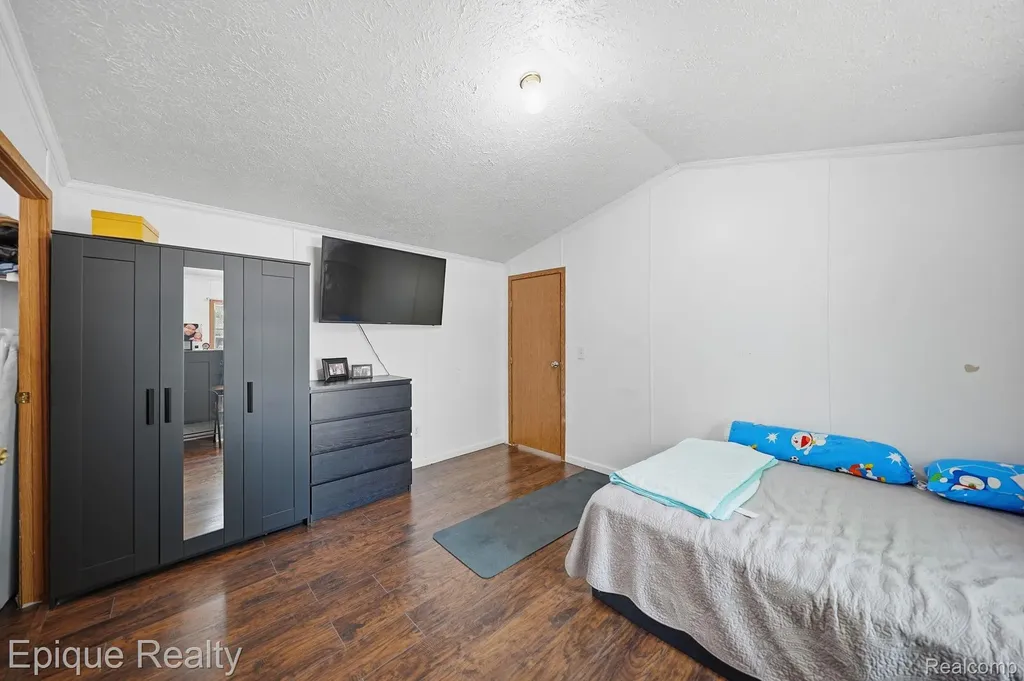 6255 Lake Drive Ypsilanti Charter Township MI 48197