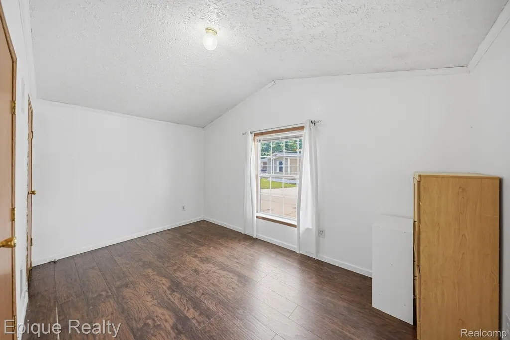 6255 Lake Drive Ypsilanti Charter Township MI 48197