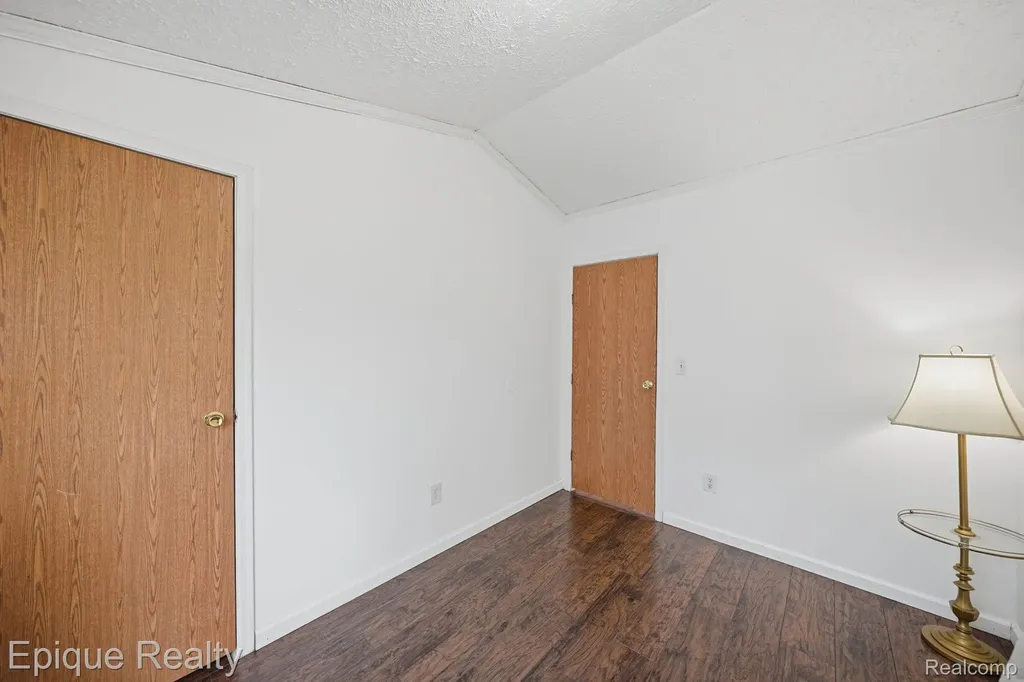 6255 Lake Drive Ypsilanti Charter Township MI 48197