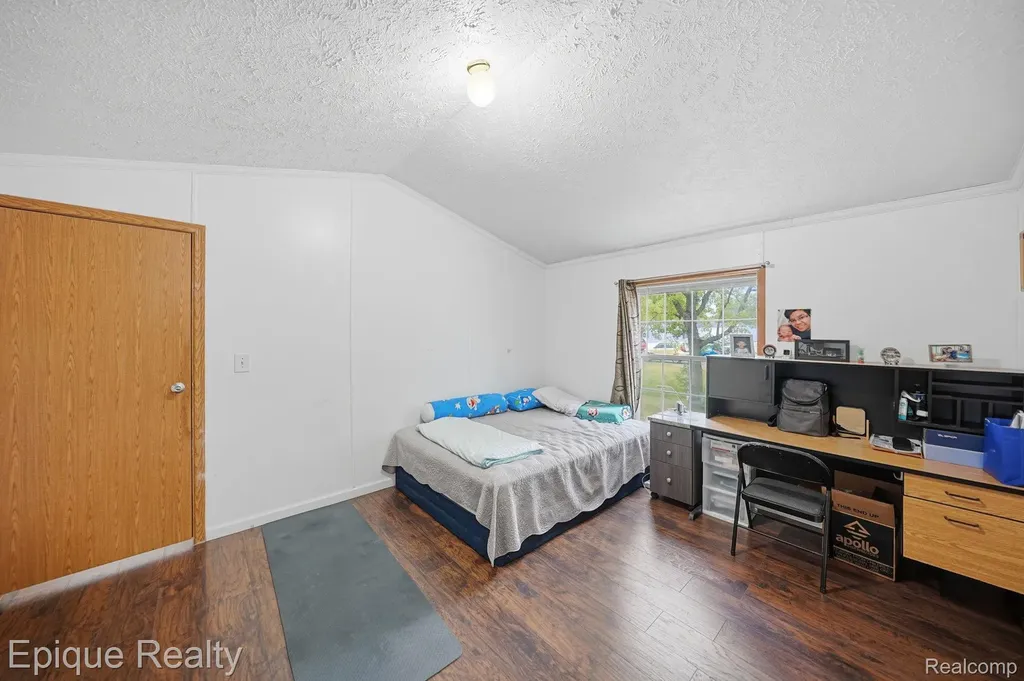 6255 Lake Drive Ypsilanti Charter Township MI 48197
