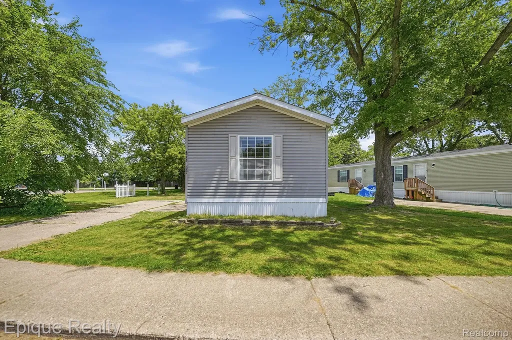 6255 Lake Drive Ypsilanti Charter Township MI 48197