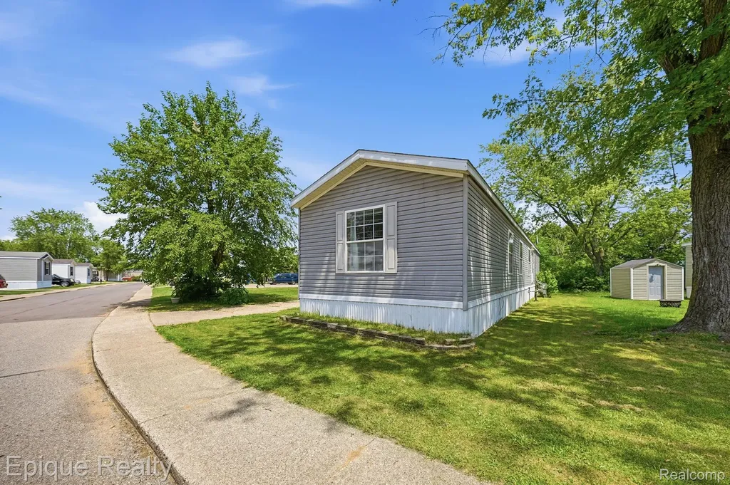 6255 Lake Drive Ypsilanti Charter Township MI 48197