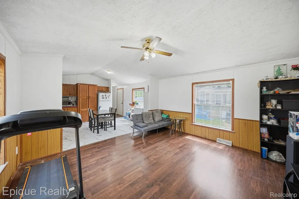 6255 Lake Drive Ypsilanti Charter Township MI 48197