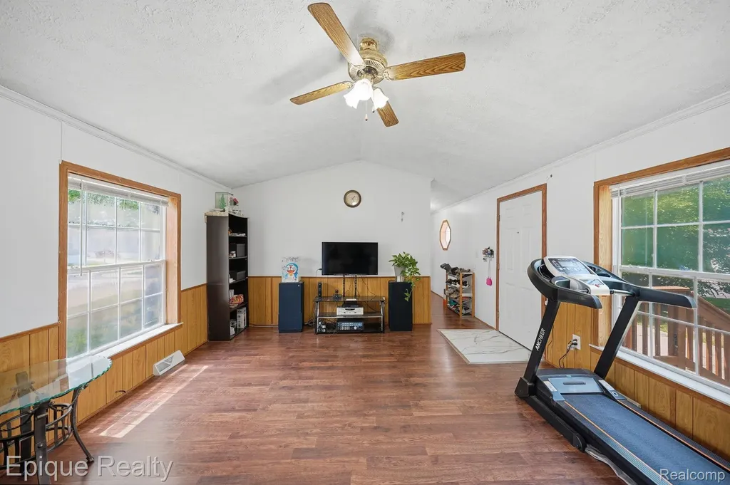 6255 Lake Drive Ypsilanti Charter Township MI 48197