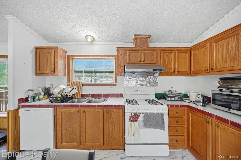 6255 Lake Drive Ypsilanti Charter Township MI 48197