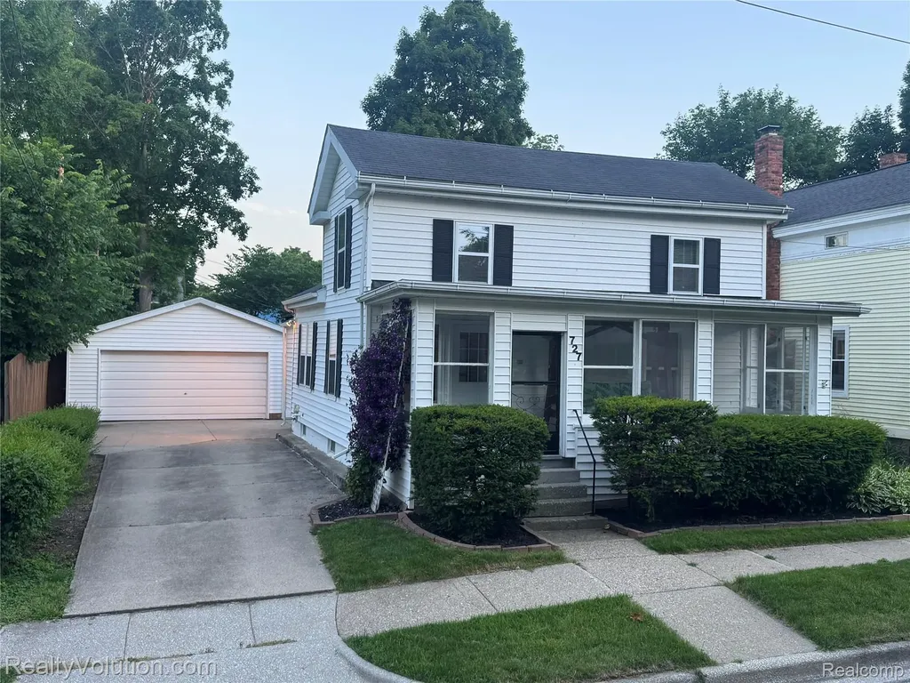727 W Park Street Lapeer City MI 48446