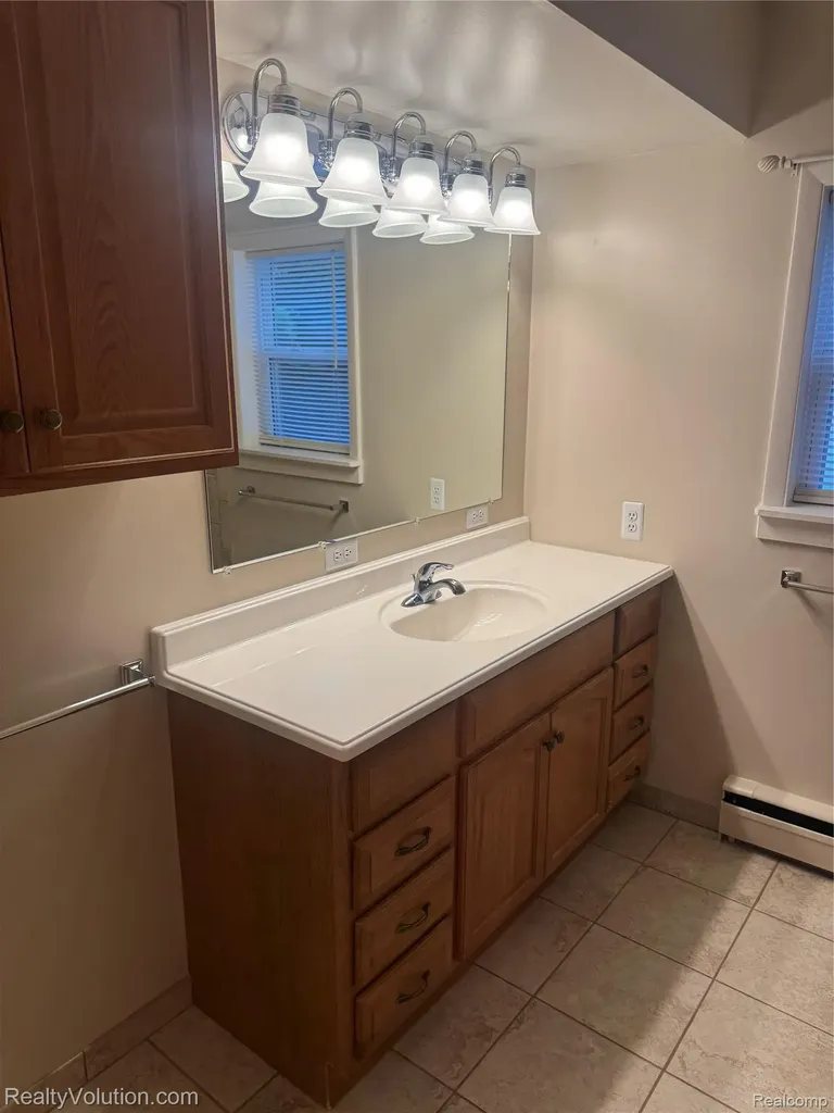 727 W Park Street Lapeer City MI 48446