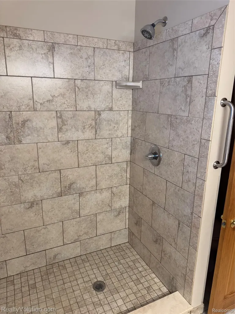 727 W Park Street Lapeer City MI 48446