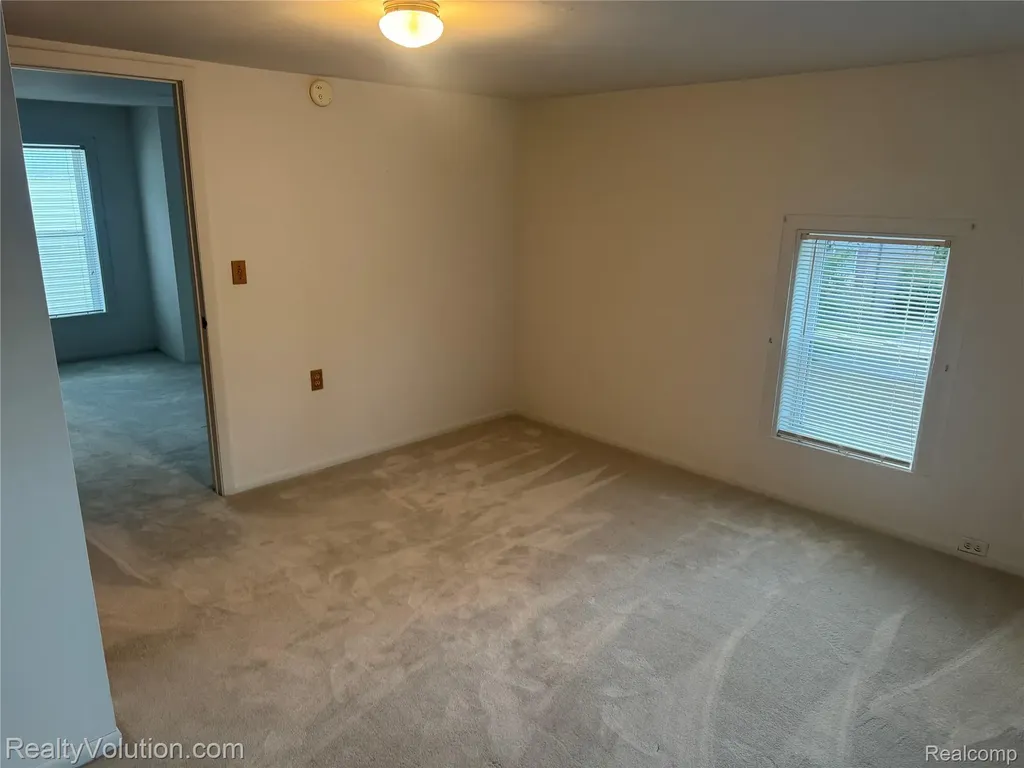 727 W Park Street Lapeer City MI 48446