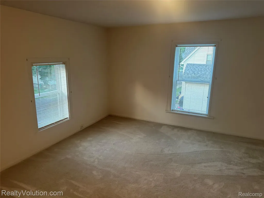 727 W Park Street Lapeer City MI 48446