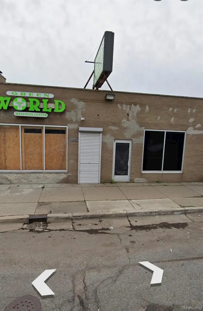 16060 E 8 Mile Road Detroit City MI 48205