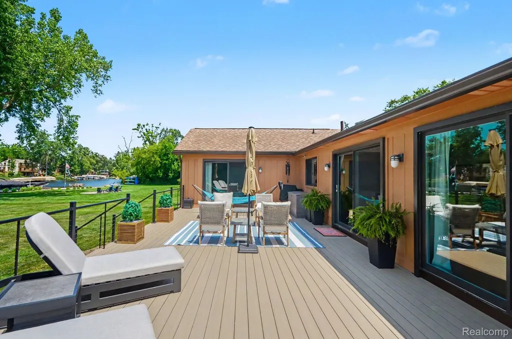 160 Wolverine Drive Wolverine Lake Village MI 48390