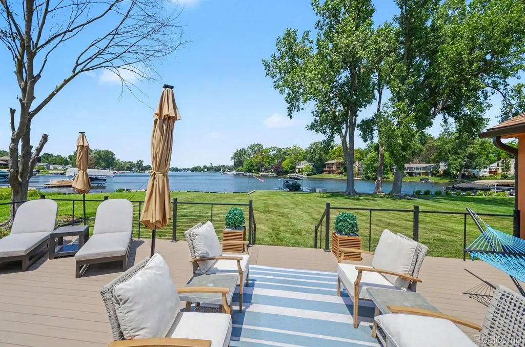 160 Wolverine Drive Wolverine Lake Village MI 48390