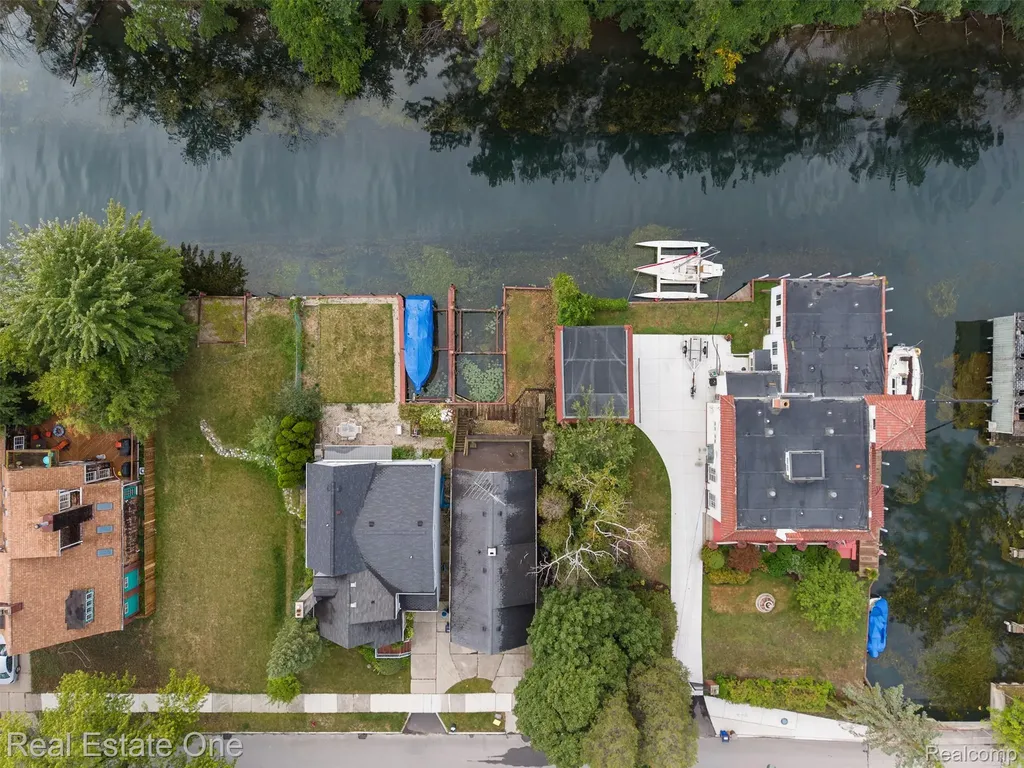 14356 Harbor Island Detroit City MI 48215