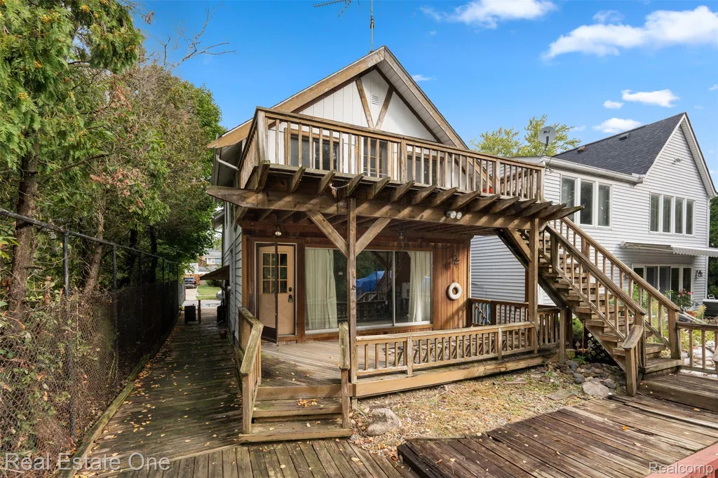 14356 Harbor Island Detroit City MI 48215