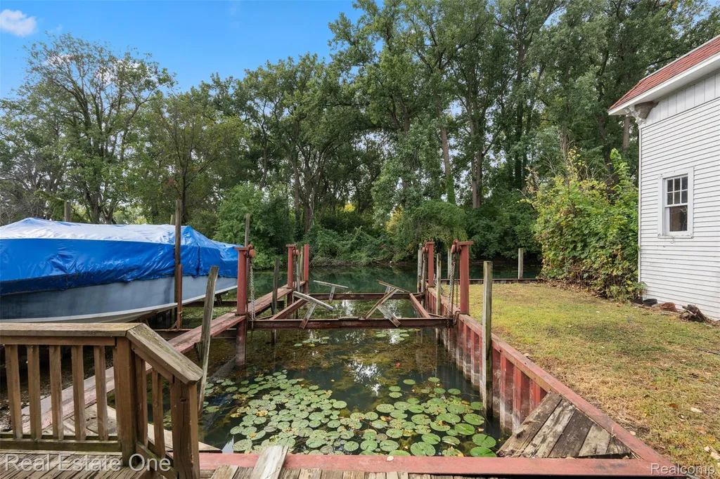 14356 Harbor Island Detroit City MI 48215